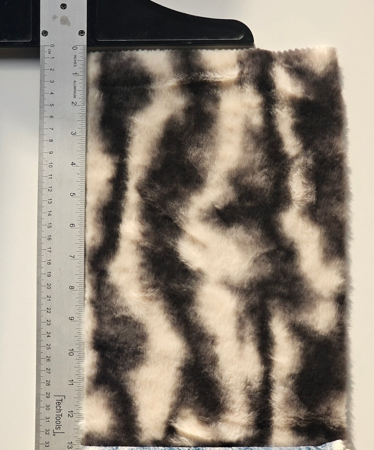 Faux Fur Echo - Off White/Charcoal