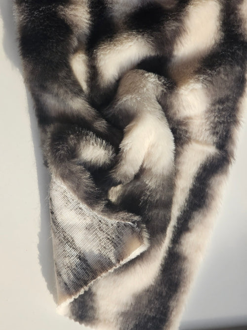 Faux Fur Echo - Off White/Charcoal