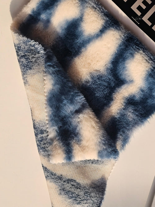 Faux Fur Echo - Off White/Blue